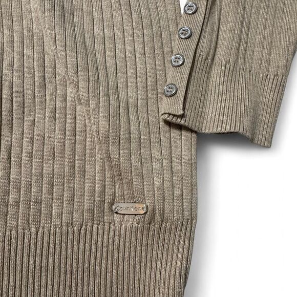 Size XL Calvin Klein long sleeve turtleneck in a soft cream color - Picture 2 of 6